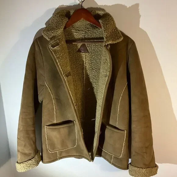 Fjall Sherpa Jacket, Small. Brown Pockets. Faux Suede, Shearling. Thick and warm - Picture 8 of 16